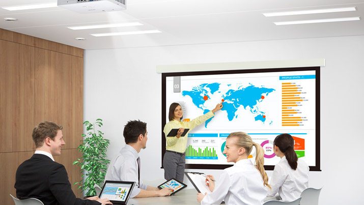 Epson EB-S05 яркий универсальный проектор